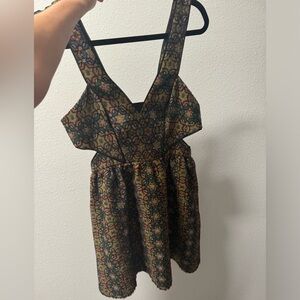 NWT urban outfitters ecote dress size 4 thick material shimmer open sides